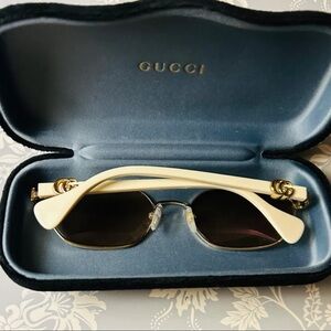 Gucci GG1593S-002 56mm Sunglasses Current Style with case gold logo